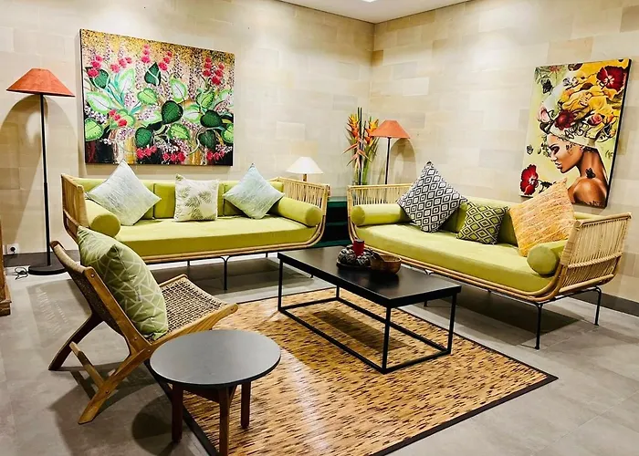 2br With Private Pool And Kitchen In